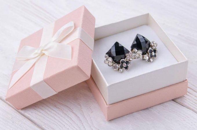Why Jewellery Makes a Great Gift